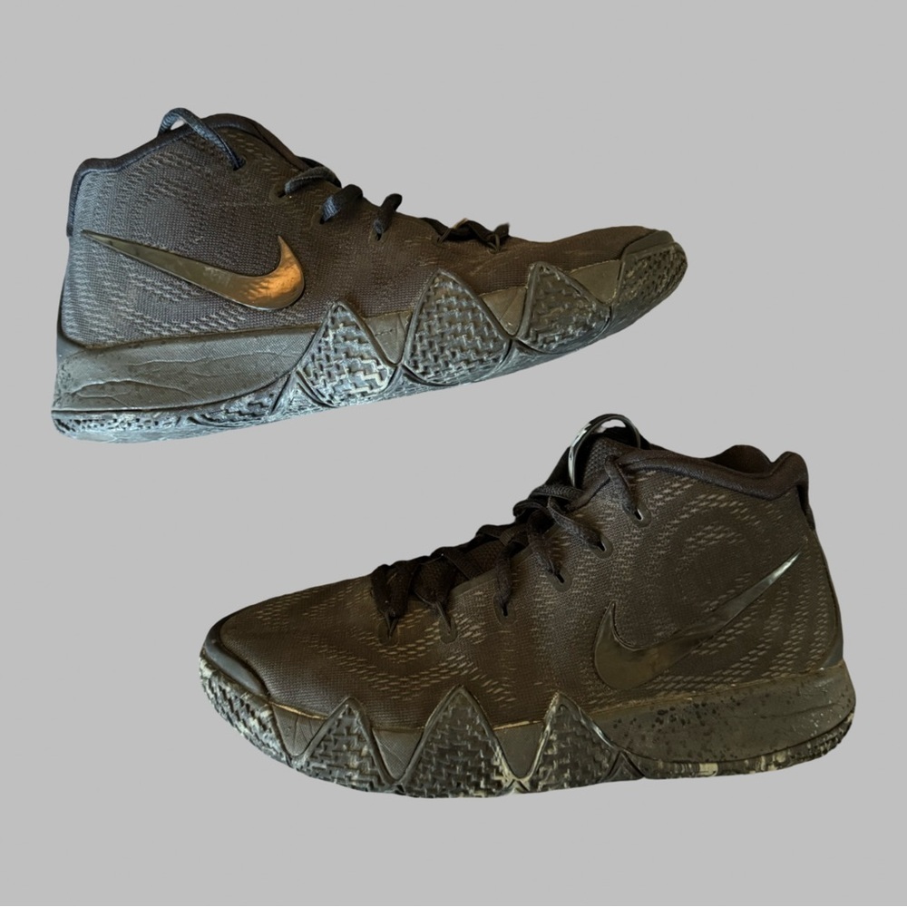 NIKE Kyrie 4 Blackouts Kids Basketball Shoes